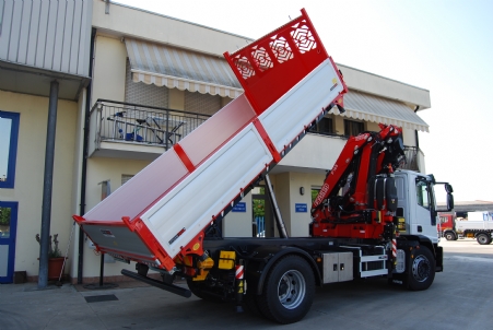IVECO 180 E25P + FASSI F165A.2.23