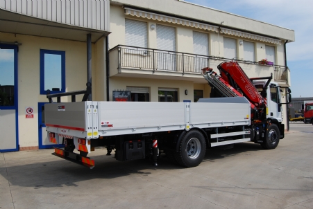 IVECO 180 E25P + FASSI F275A.2.24