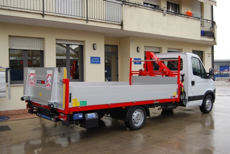 IVECO DAILY 35 S11 + FASSI F28A.0.22 + ELEFANTCAR EL1 800