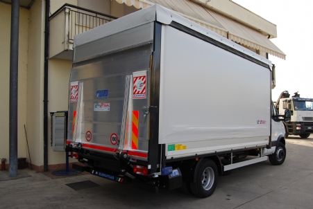 IVECO DAILY 70 C17 + ELEFANTCAR EL1-2200