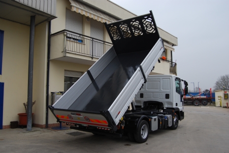IVECO EUROCARGO 75 E18 P