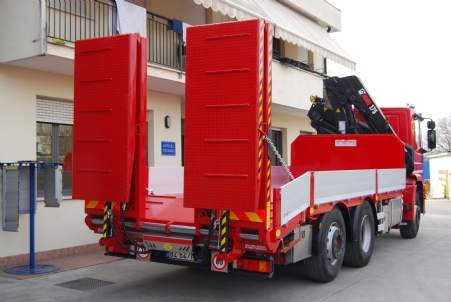 IVECO EUROTECH 260 E43 + RAMPE
