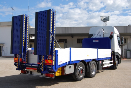 IVECO STRALIS 260 S40 + RAMPE + BONFIGLIOLI P15000 L/4SI