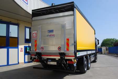 IVECO STRALIS 260 S45 + ELEFANTCAR ELN 3000