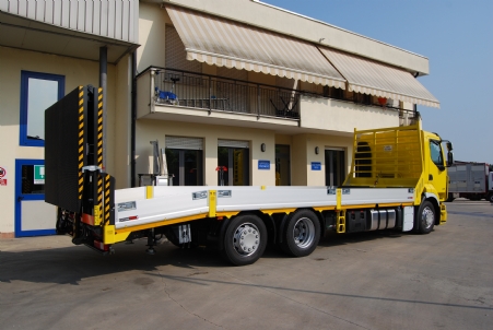 RENAULT PREMIUM 460.26 + RAMPA
