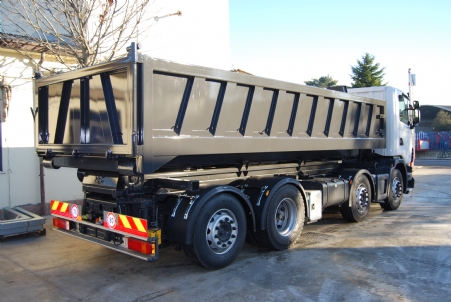 SCANIA G440 LB 8x2*6 + VASCA RIBALTABILE + PIANALE RIBASSATO